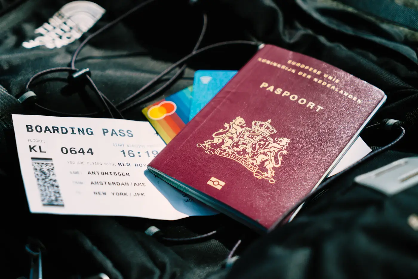 Pass og boardingkort på reisebagasje